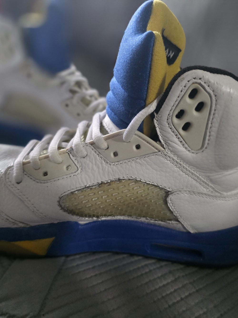 Air Jordan Retro 5, White, Yellow and Blue